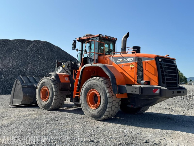 2019 Doosan DL550-5 hjullaster med skuffe / Spakstyring / Loadtronic vekt - Cargadora de ruedas: foto 5 2019 Doosan DL550-5 hjullaster med skuffe / Spakstyring / Loadtronic vekt - Cargadora de ruedas: foto 5