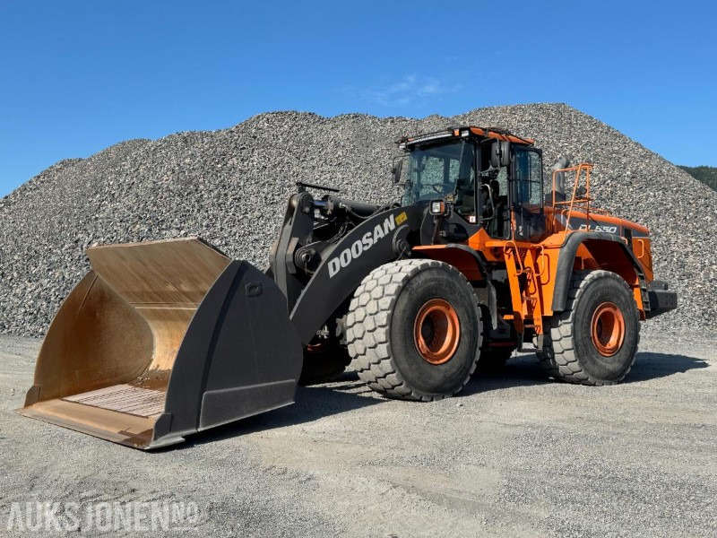 2019 Doosan DL550-5 hjullaster med skuffe / Spakstyring / Loadtronic vekt - Cargadora de ruedas: foto 1 2019 Doosan DL550-5 hjullaster med skuffe / Spakstyring / Loadtronic vekt - Cargadora de ruedas: foto 1
