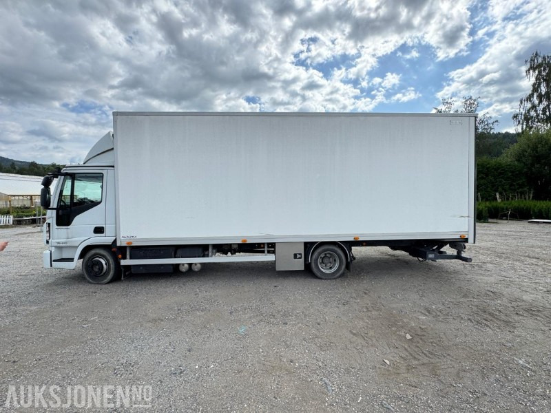 2019 Iveco Eurocargo skapbil med varme og kjøl i skap / 43126 km - Camión caja cerrada: foto 2 2019 Iveco Eurocargo skapbil med varme og kjøl i skap / 43126 km - Camión caja cerrada: foto 2