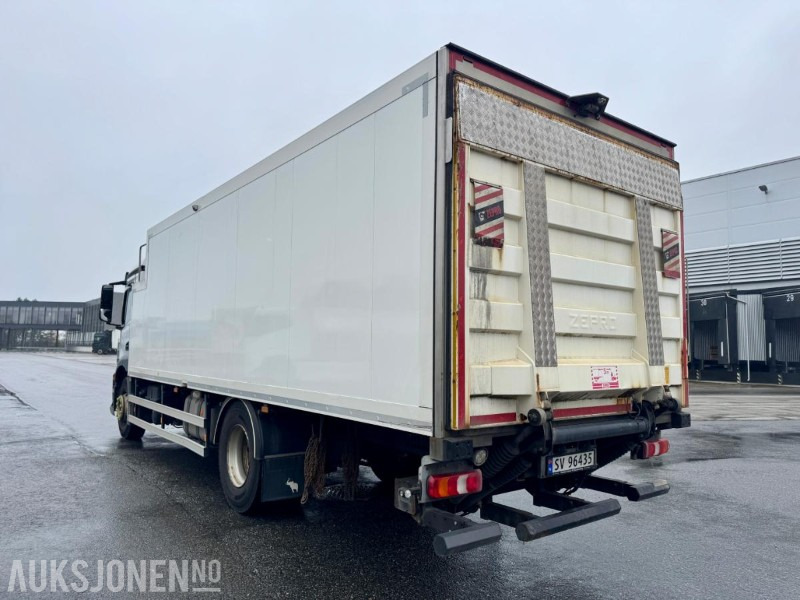 2019 Mercedes-Benz ANTOS - 4x2 - Kjølebil - Skapbil - Eu-godkjent til 05/26 - Km: 123595 - Camión caja cerrada: foto 4 2019 Mercedes-Benz ANTOS - 4x2 - Kjølebil - Skapbil - Eu-godkjent til 05/26 - Km: 123595 - Camión caja cerrada: foto 4