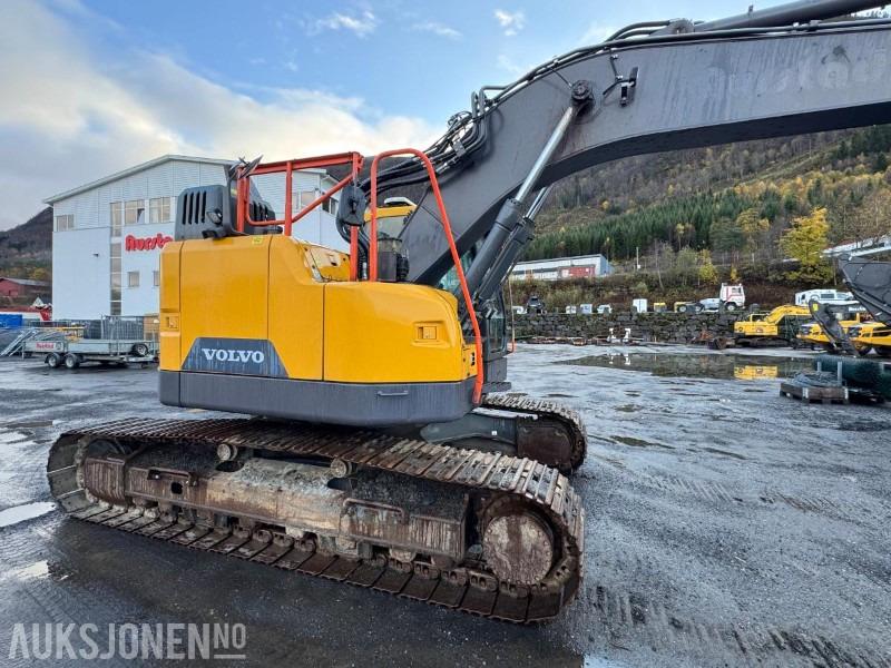 2020 Volvo ECR 235EL Gravemaskin - S70 feste - Pusskuffe - Sentralsmøring - bunkringspumpe - Tiltrotator - Pusskuffe - Sertifisert - Excavadora: foto 5 2020 Volvo ECR 235EL Gravemaskin - S70 feste - Pusskuffe - Sentralsmøring - bunkringspumpe - Tiltrotator - Pusskuffe - Sertifisert - Excavadora: foto 5