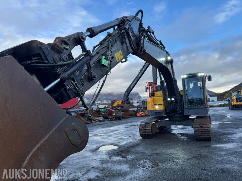2020 Volvo ECR 235EL Gravemaskin - S70 feste - Pusskuffe - Sentralsmøring - bunkringspumpe - Tiltrotator - Pusskuffe - Sertifisert - Excavadora: foto 4 2020 Volvo ECR 235EL Gravemaskin - S70 feste - Pusskuffe - Sentralsmøring - bunkringspumpe - Tiltrotator - Pusskuffe - Sertifisert - Excavadora: foto 4
