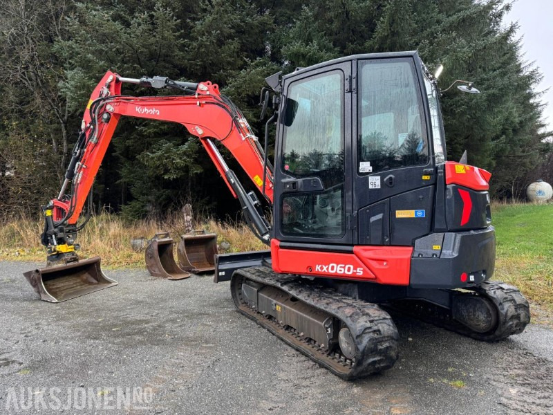 2022 Kubota KX060-5 - 5 tonns gravemaskin med gummibelter - Tiltrotator - Sentralsmøring - Bunkringspumpe og 3 skuffer - Excavadora: foto 3 2022 Kubota KX060-5 - 5 tonns gravemaskin med gummibelter - Tiltrotator - Sentralsmøring - Bunkringspumpe og 3 skuffer - Excavadora: foto 3