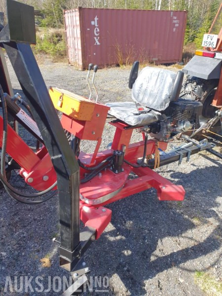 2023 ATV-traktor graver med planeringsskuff, verktøykasse og sikkerhetssele - Miniexcavadora: foto 3 2023 ATV-traktor graver med planeringsskuff, verktøykasse og sikkerhetssele - Miniexcavadora: foto 3