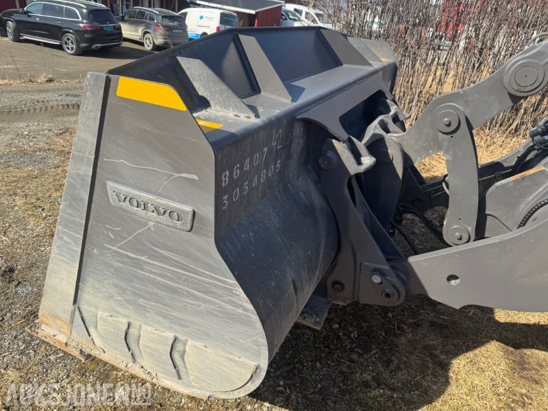 2024 Volvo L70H2 HJULLASTER MED SKUFFE, SETRALSMØRING, VEKT +++KUN 400 TIMER - Cargadora de ruedas: foto 4 2024 Volvo L70H2 HJULLASTER MED SKUFFE, SETRALSMØRING, VEKT +++KUN 400 TIMER - Cargadora de ruedas: foto 4