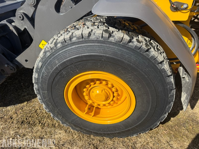 2024 Volvo L70H2 HJULLASTER MED SKUFFE, SETRALSMØRING, VEKT +++ KUN400 TIMER - Cargadora de ruedas: foto 5 2024 Volvo L70H2 HJULLASTER MED SKUFFE, SETRALSMØRING, VEKT +++ KUN400 TIMER - Cargadora de ruedas: foto 5