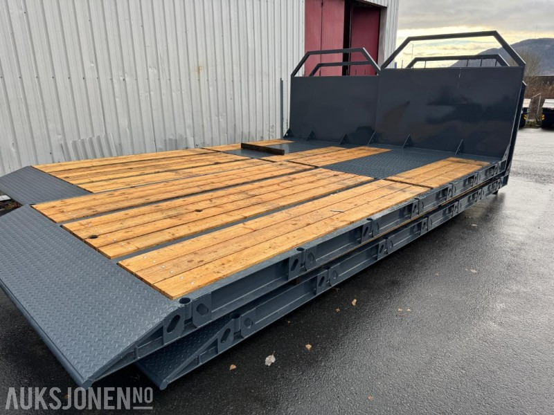 2025 NYTT Maskinflak med staker og låsbare skap - Camión multibasculante: foto 3 2025 NYTT Maskinflak med staker og låsbare skap - Camión multibasculante: foto 3