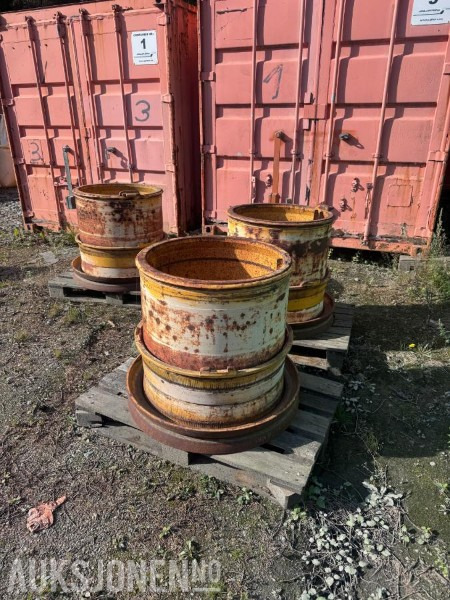 3 stk brede felger til Volvo A40 FFS (til 875/65-R29 dekk) - Equipo de construcción: foto 1 3 stk brede felger til Volvo A40 FFS (til 875/65-R29 dekk) - Equipo de construcción: foto 1