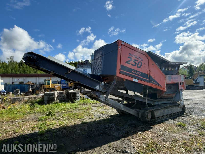 Arjes Impaktor 250 evo kvern - 2 sett med knusekassetter - Servicekit - 922 arbeidstimer - Cribadora: foto 1 Arjes Impaktor 250 evo kvern - 2 sett med knusekassetter - Servicekit - 922 arbeidstimer - Cribadora: foto 1