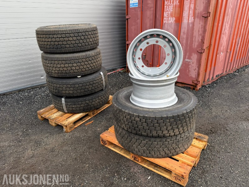 2 paller med 6 dekk og to nye felger - Camión: foto 1 2 paller med 6 dekk og to nye felger - Camión: foto 1