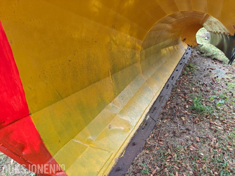 2004 Tellefsdal diagonalplog / snøplog - P HD - Bredde 3600 mm - Parallelllogram - Camión: foto 4 2004 Tellefsdal diagonalplog / snøplog - P HD - Bredde 3600 mm - Parallelllogram - Camión: foto 4