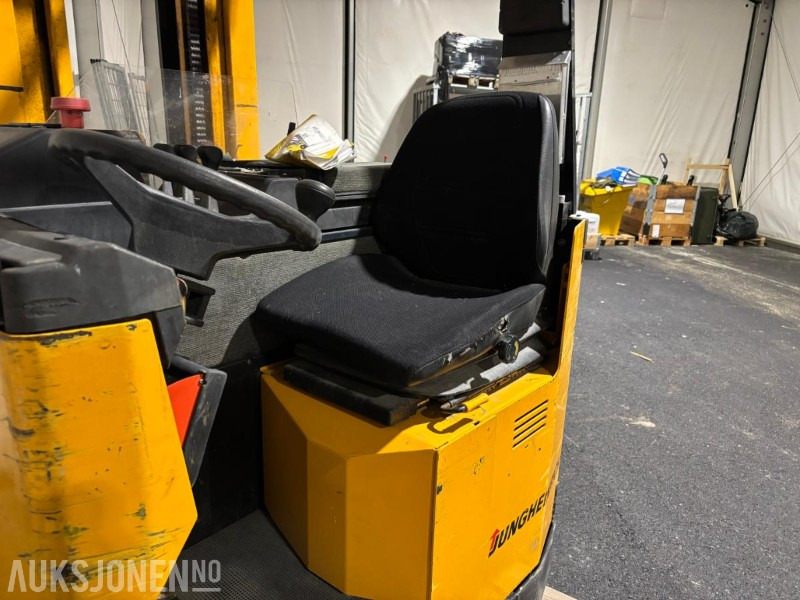 1990 Jungheinrich ETV A 13,5 Skyvemasttruck - Equipo de manutención: foto 5 1990 Jungheinrich ETV A 13,5 Skyvemasttruck - Equipo de manutención: foto 5