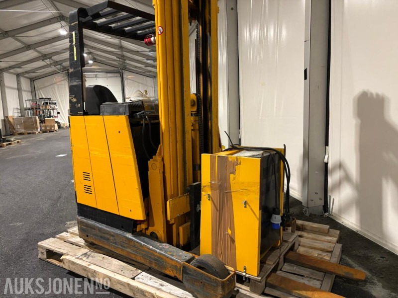 1990 Jungheinrich ETV A 13,5 Skyvemasttruck - Equipo de manutención: foto 2 1990 Jungheinrich ETV A 13,5 Skyvemasttruck - Equipo de manutención: foto 2