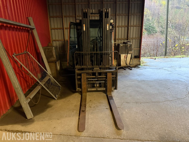 2007 Doosan D35C-5 Dieseltruck – 3,5 tonn -rep.objekt - Equipo de manutención: foto 3 2007 Doosan D35C-5 Dieseltruck – 3,5 tonn -rep.objekt - Equipo de manutención: foto 3