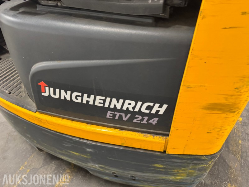 Equipo de manutención 2014 Jungheinrich ETV214 Skyvemasttruck: foto 6
