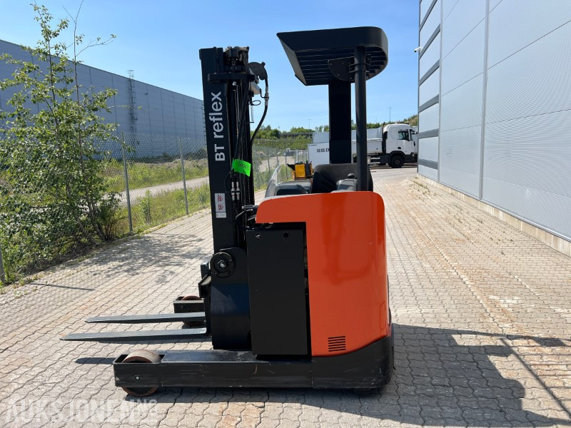Skyvemasstruck BT RRE140 B m/lader - Equipo de manutención: foto 1 Skyvemasstruck BT RRE140 B m/lader - Equipo de manutención: foto 1