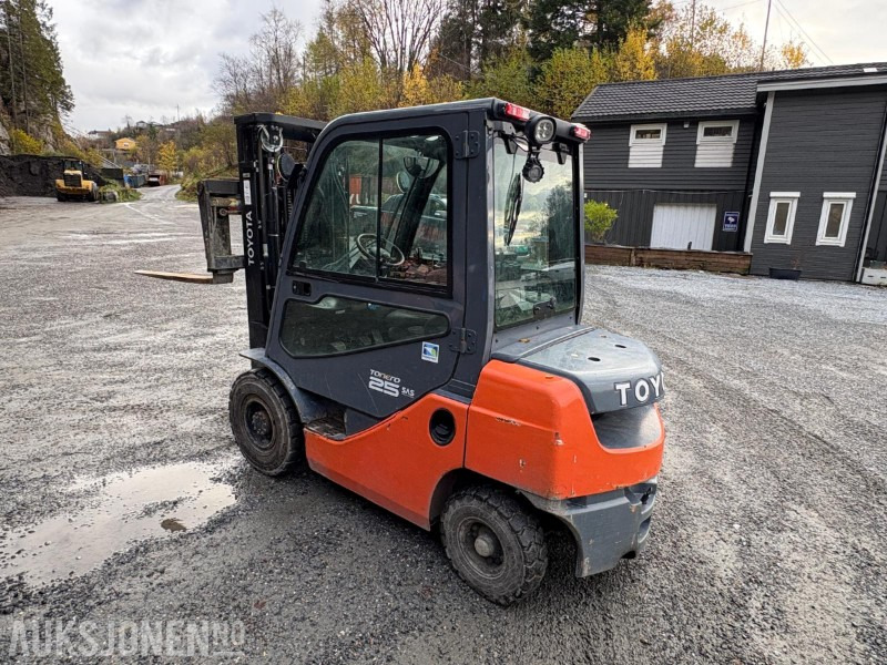 Toyota Tonero 25 SAS dieseltruck - 4 311 timer - Equipo de manutención: foto 4 Toyota Tonero 25 SAS dieseltruck - 4 311 timer - Equipo de manutención: foto 4