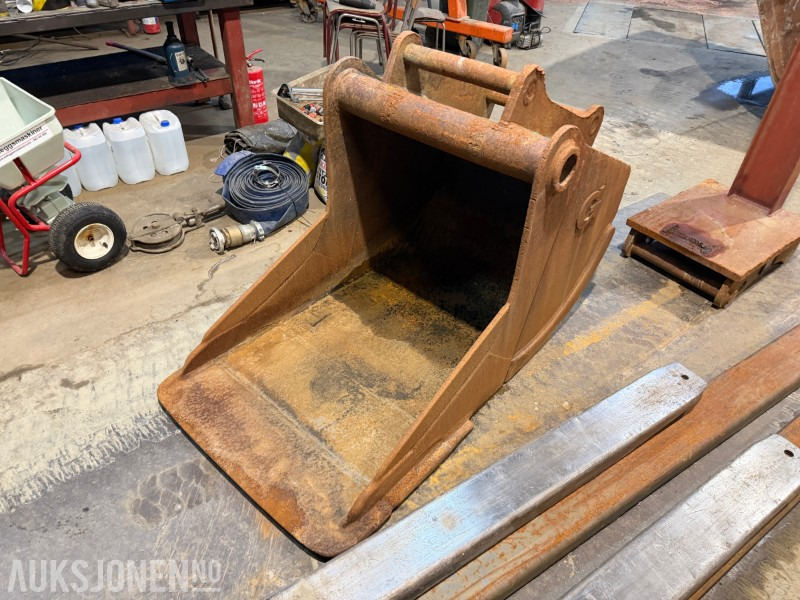 2003 Gjerstad Graveskuff - S70 - 700 L – Bredde 980 mm – Selges som den står - Implemento para Maquinaria de construcción: foto 2 2003 Gjerstad Graveskuff - S70 - 700 L – Bredde 980 mm – Selges som den står - Implemento para Maquinaria de construcción: foto 2