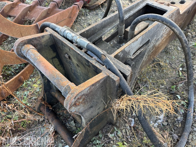 2008 Daemo DMB180 pigghammer med kombi S60 og S70 feste. - Implemento para Maquinaria de construcción: foto 4 2008 Daemo DMB180 pigghammer med kombi S60 og S70 feste. - Implemento para Maquinaria de construcción: foto 4