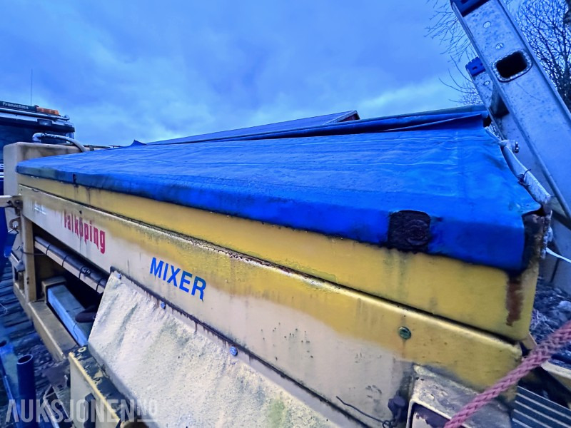Implemento para Maquinaria de construcción 2011 FALKÖPING C5 SANDSPREDER 5.0 M³ MED VÆSKETANK: foto 13 Implemento para Maquinaria de construcción 2011 FALKÖPING C5 SANDSPREDER 5.0 M³ MED VÆSKETANK: foto 13