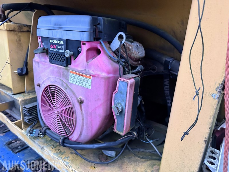 Implemento para Maquinaria de construcción 2011 FALKÖPING C5 SANDSPREDER 5.0 M³ MED VÆSKETANK: foto 12 Implemento para Maquinaria de construcción 2011 FALKÖPING C5 SANDSPREDER 5.0 M³ MED VÆSKETANK: foto 12