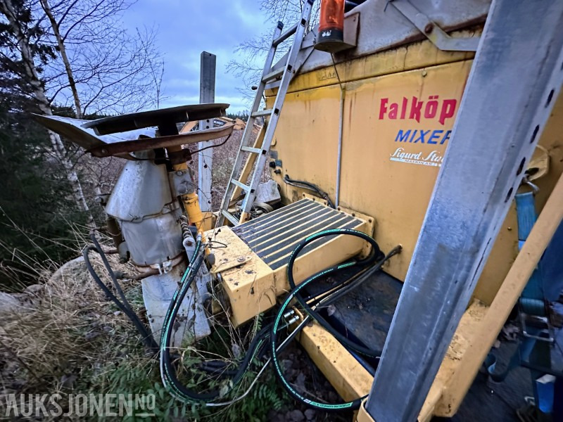 Implemento para Maquinaria de construcción 2011 FALKÖPING C5 SANDSPREDER 5.0 M³ MED VÆSKETANK: foto 9 Implemento para Maquinaria de construcción 2011 FALKÖPING C5 SANDSPREDER 5.0 M³ MED VÆSKETANK: foto 9