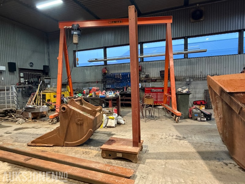 2015 HK feste med stålstolpe - Implemento para Maquinaria de construcción: foto 2 2015 HK feste med stålstolpe - Implemento para Maquinaria de construcción: foto 2