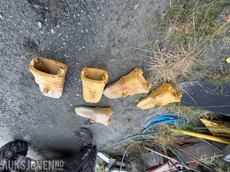 Cat graveskuffetenner til gravemaskin og/eller hjullaster - Implemento para Maquinaria de construcción: foto 3 Cat graveskuffetenner til gravemaskin og/eller hjullaster - Implemento para Maquinaria de construcción: foto 3