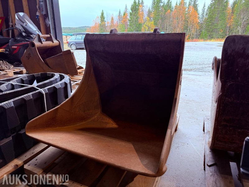 Skuffe 922 - S60 feste - Bredde 86 - Implemento para Maquinaria de construcción: foto 1 Skuffe 922 - S60 feste - Bredde 86 - Implemento para Maquinaria de construcción: foto 1