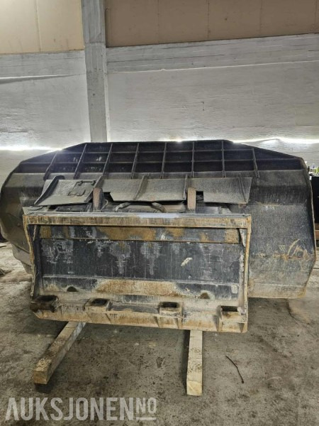 Stor sidetippskuffe med Gjerstad feste - Implemento para Maquinaria de construcción: foto 5 Stor sidetippskuffe med Gjerstad feste - Implemento para Maquinaria de construcción: foto 5