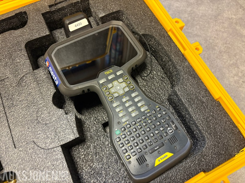 Trimble EM100 GNSS Rover med TSC5 Siteworks feltprogram - Implemento para Maquinaria de construcción: foto 3 Trimble EM100 GNSS Rover med TSC5 Siteworks feltprogram - Implemento para Maquinaria de construcción: foto 3