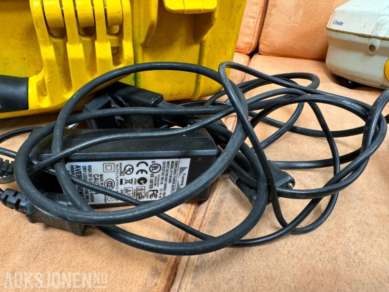 Trimble GNSS/GPS landmålings-sett - Trimble R4 model 3 - Trimble Juno T41 feltkontroller - Implemento para Maquinaria de construcción: foto 3 Trimble GNSS/GPS landmålings-sett - Trimble R4 model 3 - Trimble Juno T41 feltkontroller - Implemento para Maquinaria de construcción: foto 3