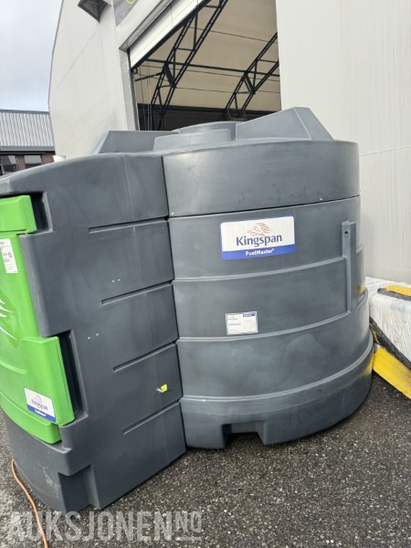 Kingspan Fuelmaster 3500L stasjonær dieseltank med pumpe og låsbart skap. - Equipo de construcción: foto 1 Kingspan Fuelmaster 3500L stasjonær dieseltank med pumpe og låsbart skap. - Equipo de construcción: foto 1