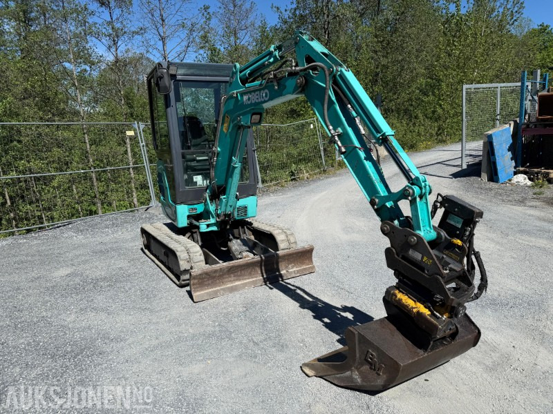 Kobelco SK22 minigraver, Engcon Tiltrotator, pigghammer, 2 skuffer, lys - Excavadora: foto 3 Kobelco SK22 minigraver, Engcon Tiltrotator, pigghammer, 2 skuffer, lys - Excavadora: foto 3