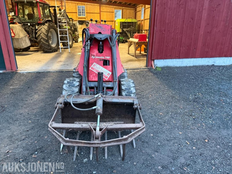 1999 Agromatic 740 Minilaster m/Silograbb/krokodille - Maquinaria agrícola: foto 2 1999 Agromatic 740 Minilaster m/Silograbb/krokodille - Maquinaria agrícola: foto 2