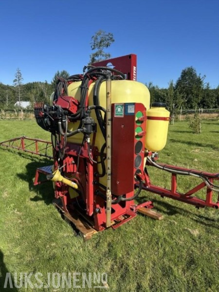 2004 Hardi 85001000 Master serial no 9262 year 2004 - Maquinaria agrícola: foto 2 2004 Hardi 85001000 Master serial no 9262 year 2004 - Maquinaria agrícola: foto 2