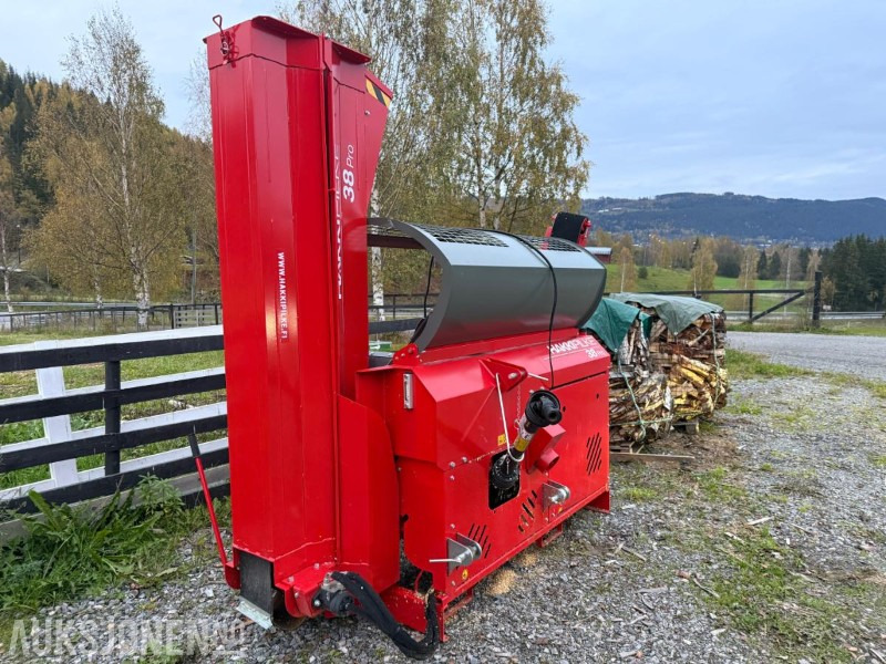 2024 Hakki pilke 38 pro vedmaskin m/flisavsug - Maquinaria agrícola: foto 2 2024 Hakki pilke 38 pro vedmaskin m/flisavsug - Maquinaria agrícola: foto 2