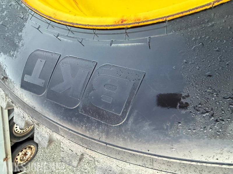 BKT 540/80 R38 440/80 R28 Piggdekk stått JD - Maquinaria agrícola: foto 2 BKT 540/80 R38 440/80 R28 Piggdekk stått JD - Maquinaria agrícola: foto 2