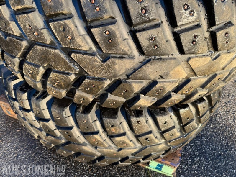 Nokian vinterdekk med pigg til traktor - Maquinaria agrícola: foto 4 Nokian vinterdekk med pigg til traktor - Maquinaria agrícola: foto 4