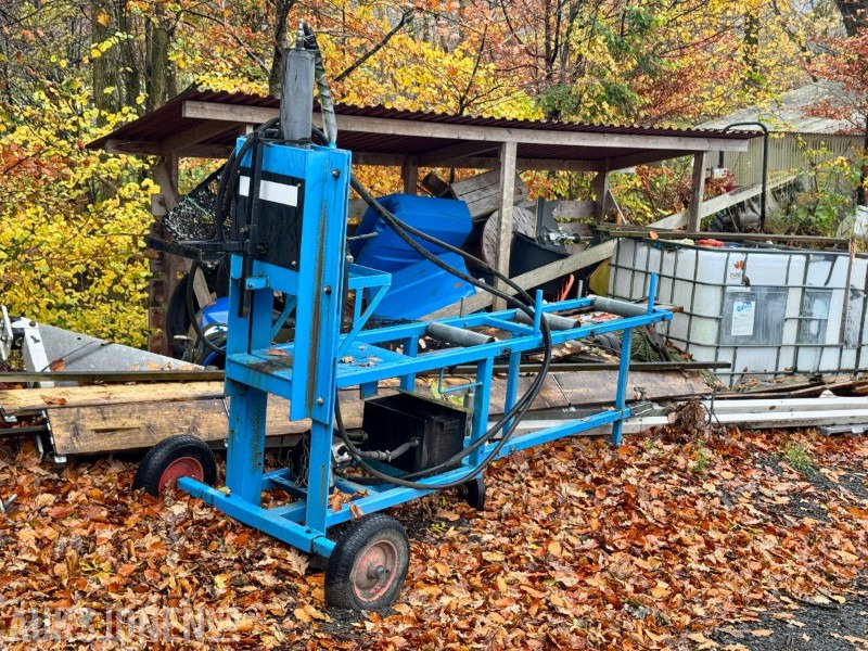 Svedbro Smida AB Vedklipper - Kløyvemaskin - Maquinaria agrícola: foto 2 Svedbro Smida AB Vedklipper - Kløyvemaskin - Maquinaria agrícola: foto 2