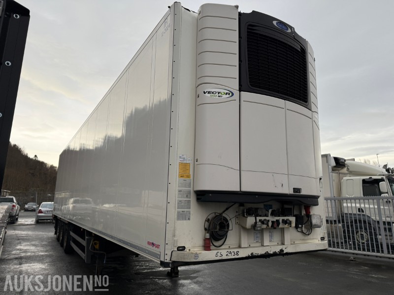 2019 Schmitz CARGOBULL thermo semi med bommer og bakløft - Remolque: foto 2 2019 Schmitz CARGOBULL thermo semi med bommer og bakløft - Remolque: foto 2