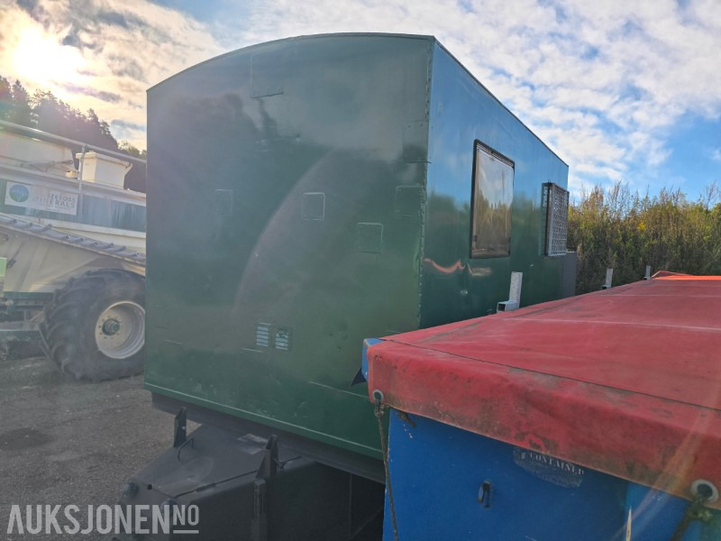 Mannskapsvogn med integrert 3000L Dieseltank og plattform - Remolque: foto 3 Mannskapsvogn med integrert 3000L Dieseltank og plattform - Remolque: foto 3