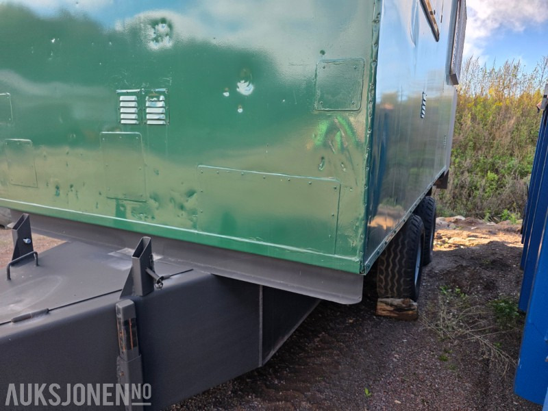 Mannskapsvogn med integrert 3000L Dieseltank og plattform - Remolque: foto 4 Mannskapsvogn med integrert 3000L Dieseltank og plattform - Remolque: foto 4