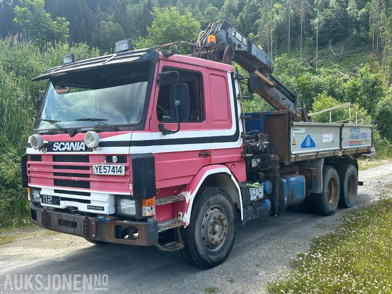 Scania P112H - Intercooler - 6X2 - Fastmontert kran med uttrekk og kurv - Tipp kasse - Camión grúa: foto 1 Scania P112H - Intercooler - 6X2 - Fastmontert kran med uttrekk og kurv - Tipp kasse - Camión grúa: foto 1
