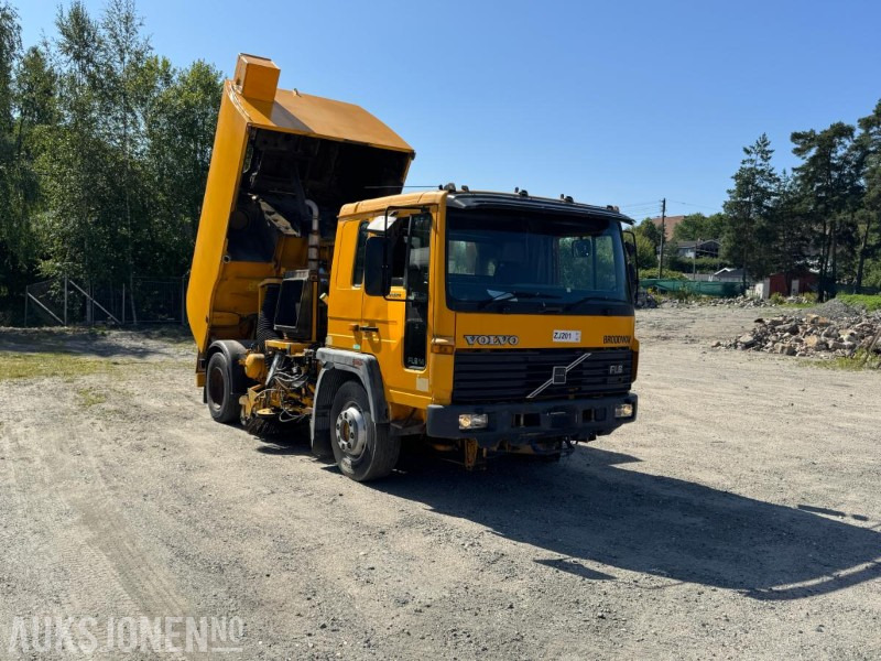1998 Volvo FL614 feiebil m/ Johnston-Beam S5000 | 135 965 km | 4 638 t | Automat - Vehículo municipal: foto 2 1998 Volvo FL614 feiebil m/ Johnston-Beam S5000 | 135 965 km | 4 638 t | Automat - Vehículo municipal: foto 2