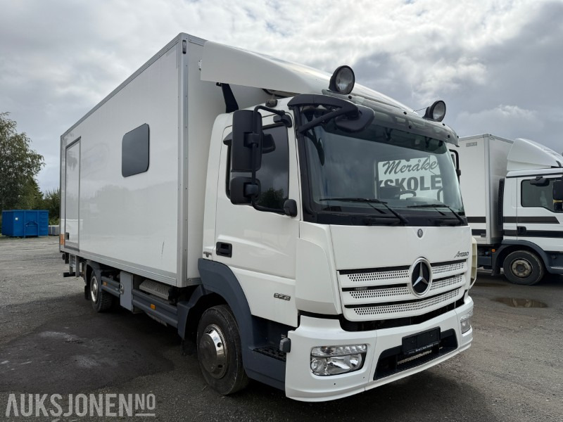 2014 Mercedes-Benz Atego 823L Servicebil - 240 673km - Vehículo municipal: foto 3 2014 Mercedes-Benz Atego 823L Servicebil - 240 673km - Vehículo municipal: foto 3