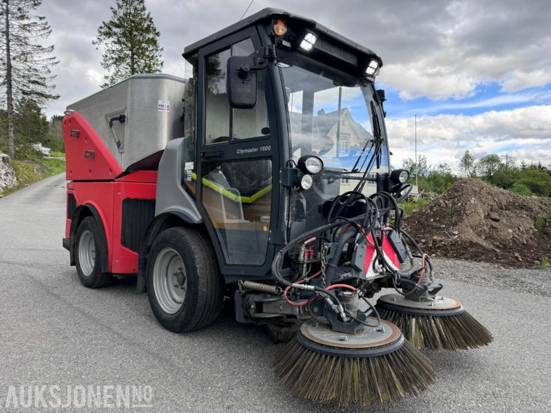 2018 Hako Citymaster 1600 - Vei, gate og gulv feiemaskin - Redskapsbærer med kosteaggregat for gang/vei og børsteaggregat for gulv - Vehículo municipal: foto 3 2018 Hako Citymaster 1600 - Vei, gate og gulv feiemaskin - Redskapsbærer med kosteaggregat for gang/vei og børsteaggregat for gulv - Vehículo municipal: foto 3