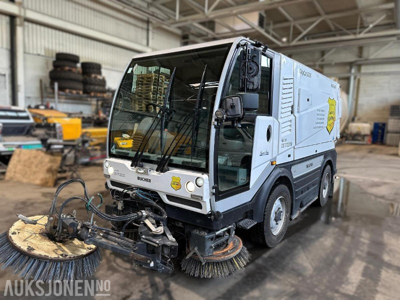 Bucher CityCat 5006 feiemaskin - 160 hk Iveco | Euro 6 | joystick | 4-hjulsstyring | høytrykk - Vehículo municipal: foto 1 Bucher CityCat 5006 feiemaskin - 160 hk Iveco | Euro 6 | joystick | 4-hjulsstyring | høytrykk - Vehículo municipal: foto 1