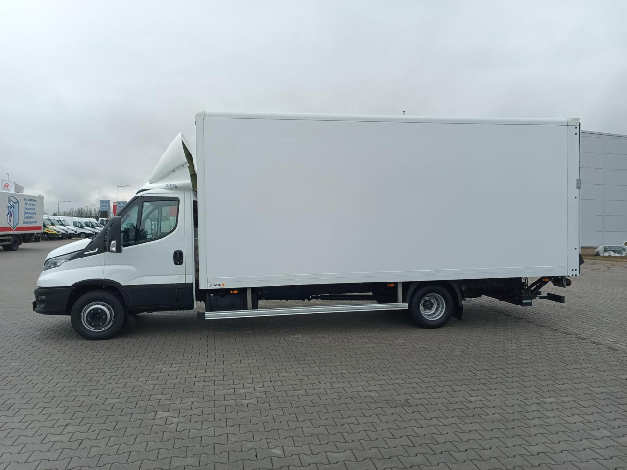 Furgoneta caja cerrada IVECO Daily 70C18A8P: foto 7