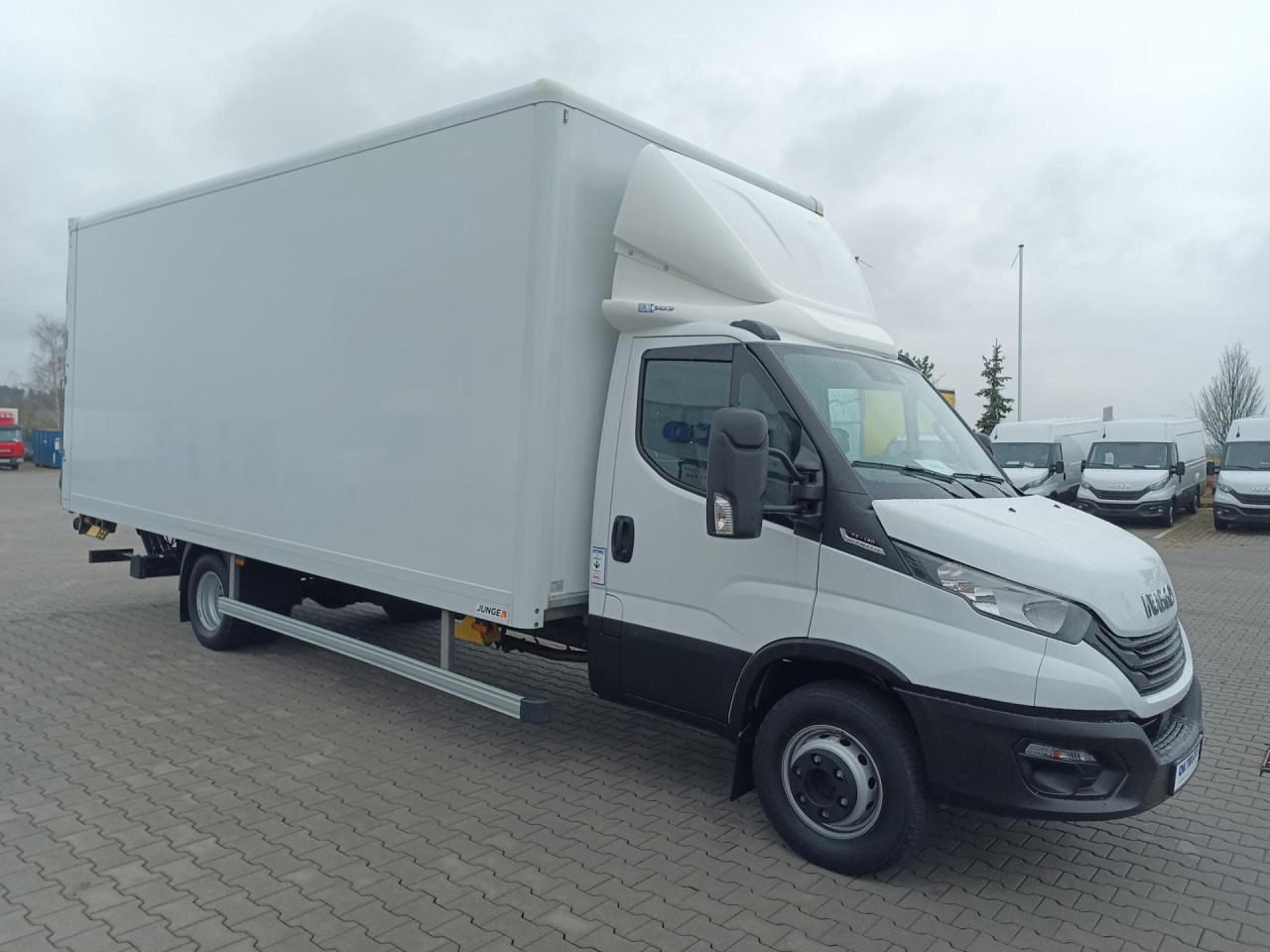 Furgoneta caja cerrada IVECO Daily 70C18A8P: foto 6